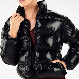 NWT Fabletics Arden Puffer Jacket Shiny Black full zipper pockets size L